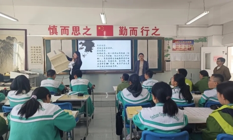 一字一世界，一笔一乾坤——银川英才学校第四届语文学科周软笔书法现场比赛活动